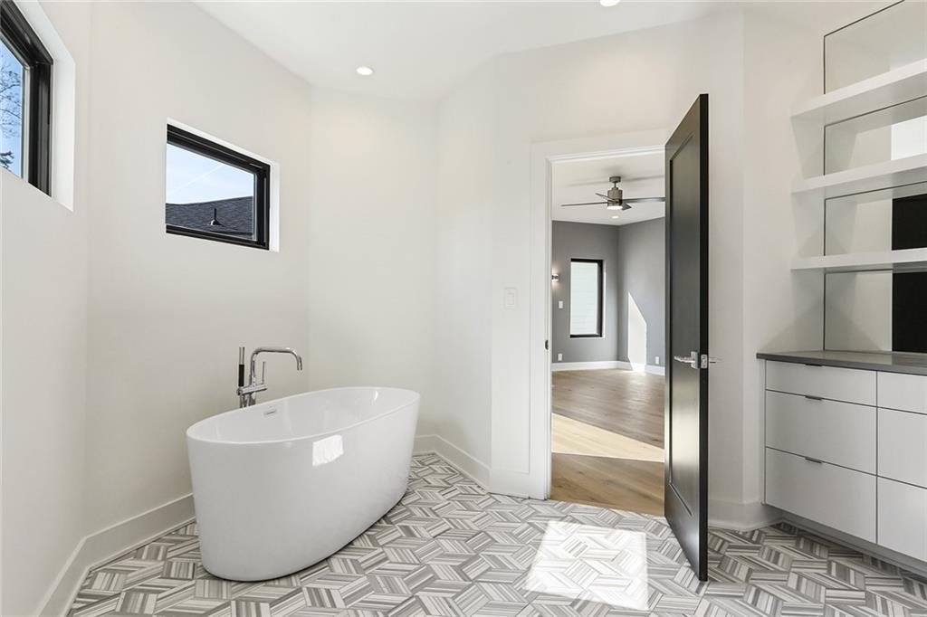 2985 Lookout Place Northeast Atlanta, GA 30305 - Photo 25 of 38