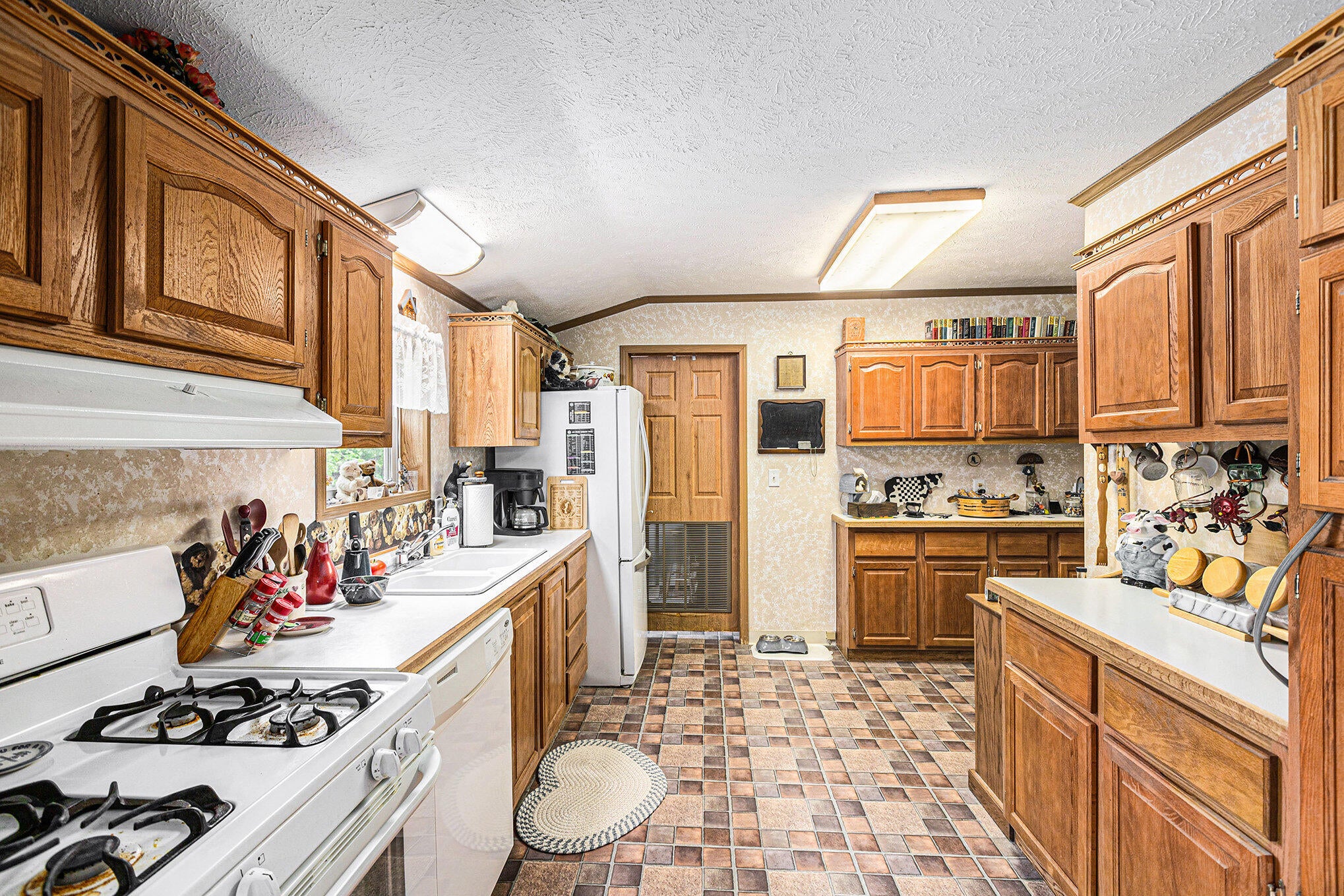 1185 Splendor Valley Road Johannesburg, MI 49751 - Photo 10 of 26 Kitchen