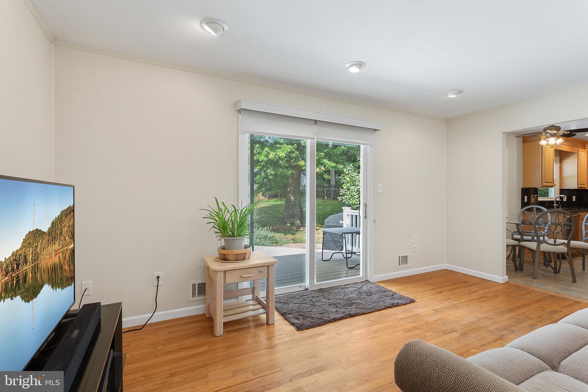 123 Windham Way Freehold, NJ 07728 - Photo 4 of 22 Keeping room