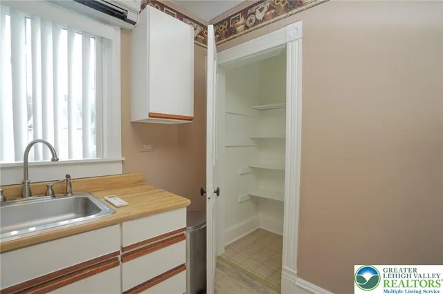 $349,900 | 9 Tunnel Street, Lansford, PA 18232