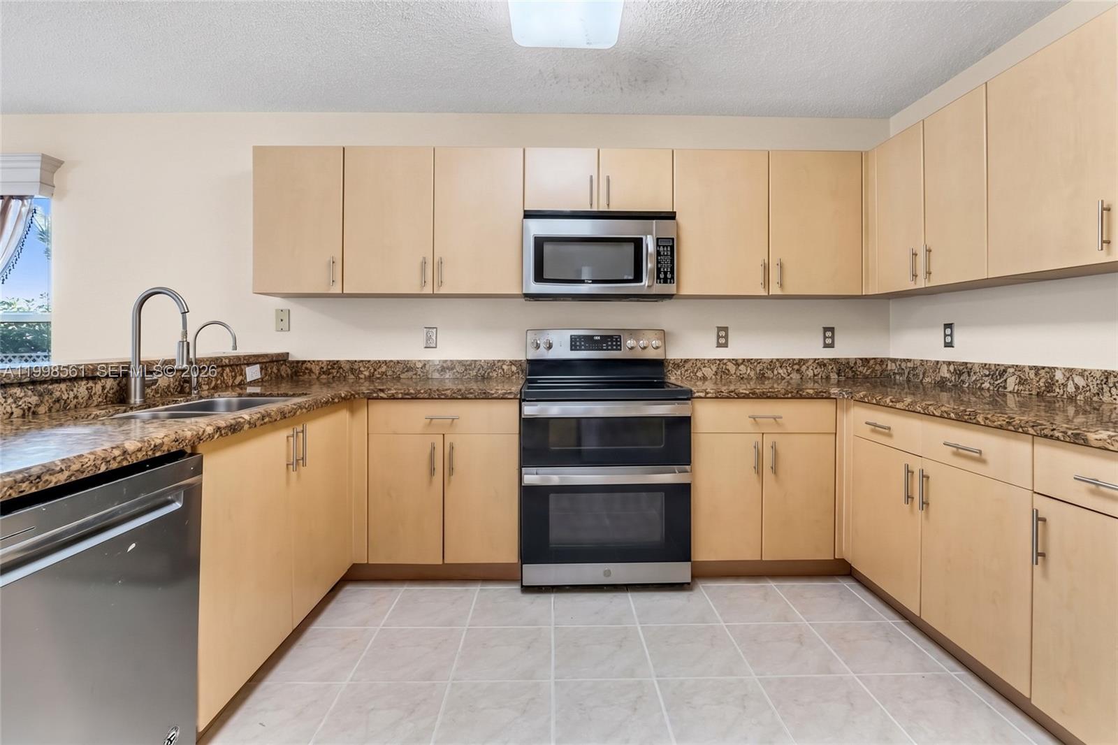 1941 Southwest 148th Way Miramar, FL 33027 - Photo 8 of 49 Photo 8
