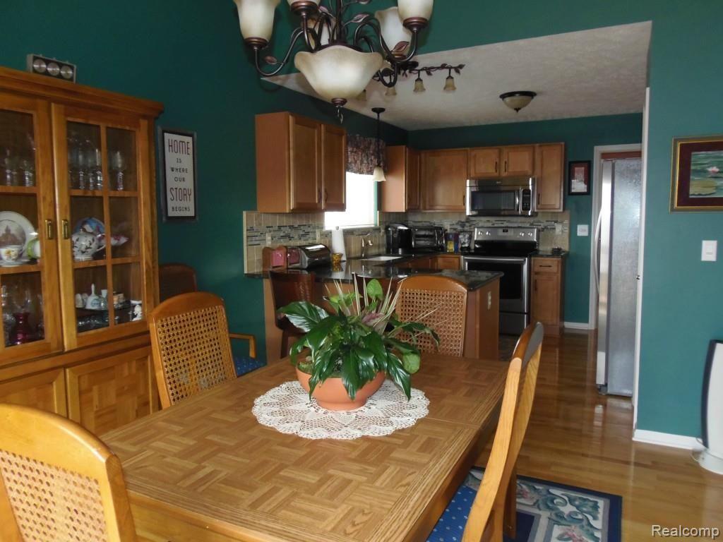 979 Spirea Howell, MI 48843 - Photo 12 of 36 1860.jpg
