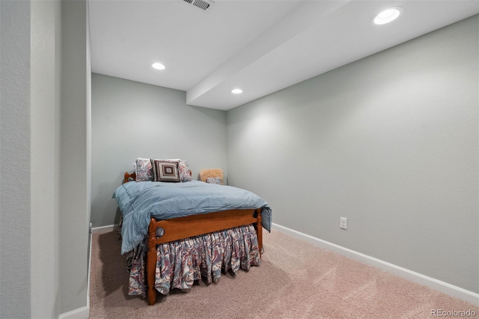 9510 Harford Court Highlands Ranch, CO 80126 - Photo 38 of 45