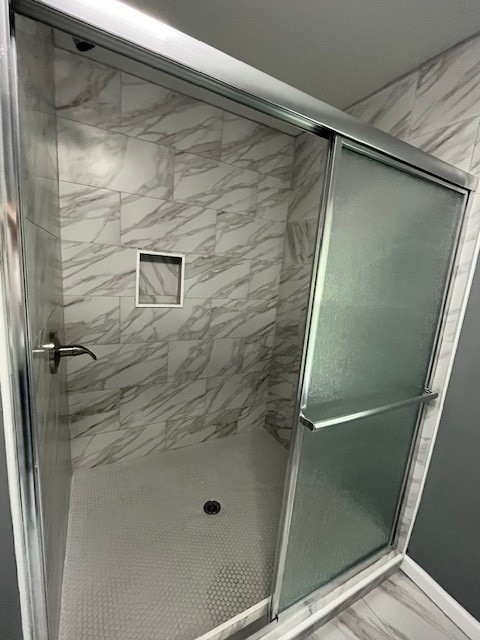 3834 Ridge Road Williamson, NY 14589 - Photo 17 of 33 Master bath