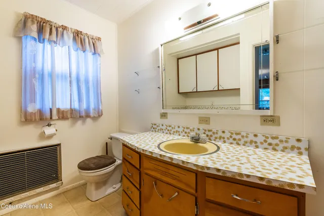 $470,000 | 306 Washington Street, Dover, ID 83825