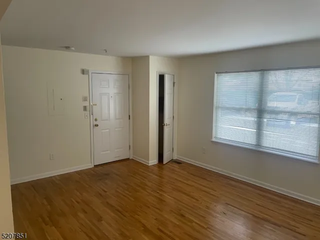 $2,000 | 1527 Lamberts Mill Road, Unit 1A, Westfield, NJ 07090