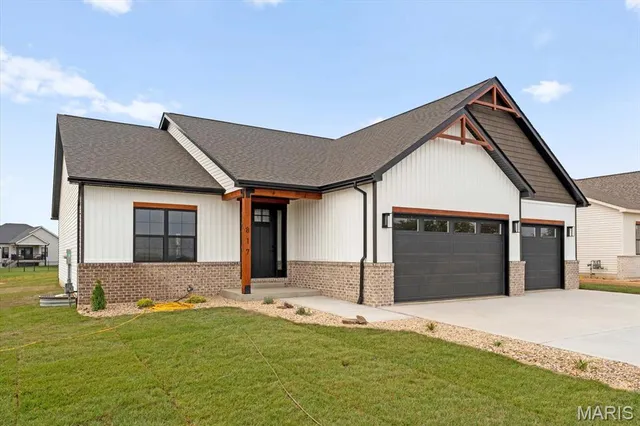 $598,800 | 817 Golden Bell Lane, O'Fallon, IL 62269