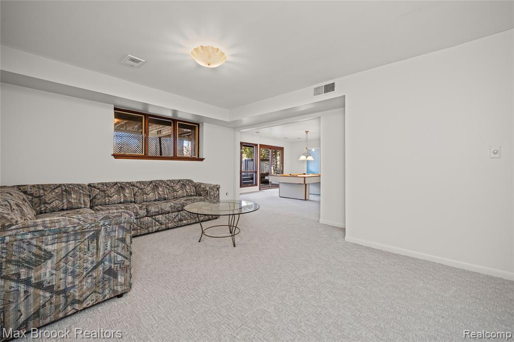 35550 Pleasant Valley Road Farmington Hills, MI 48331 - Photo 39 of 86 Gallery Image 39