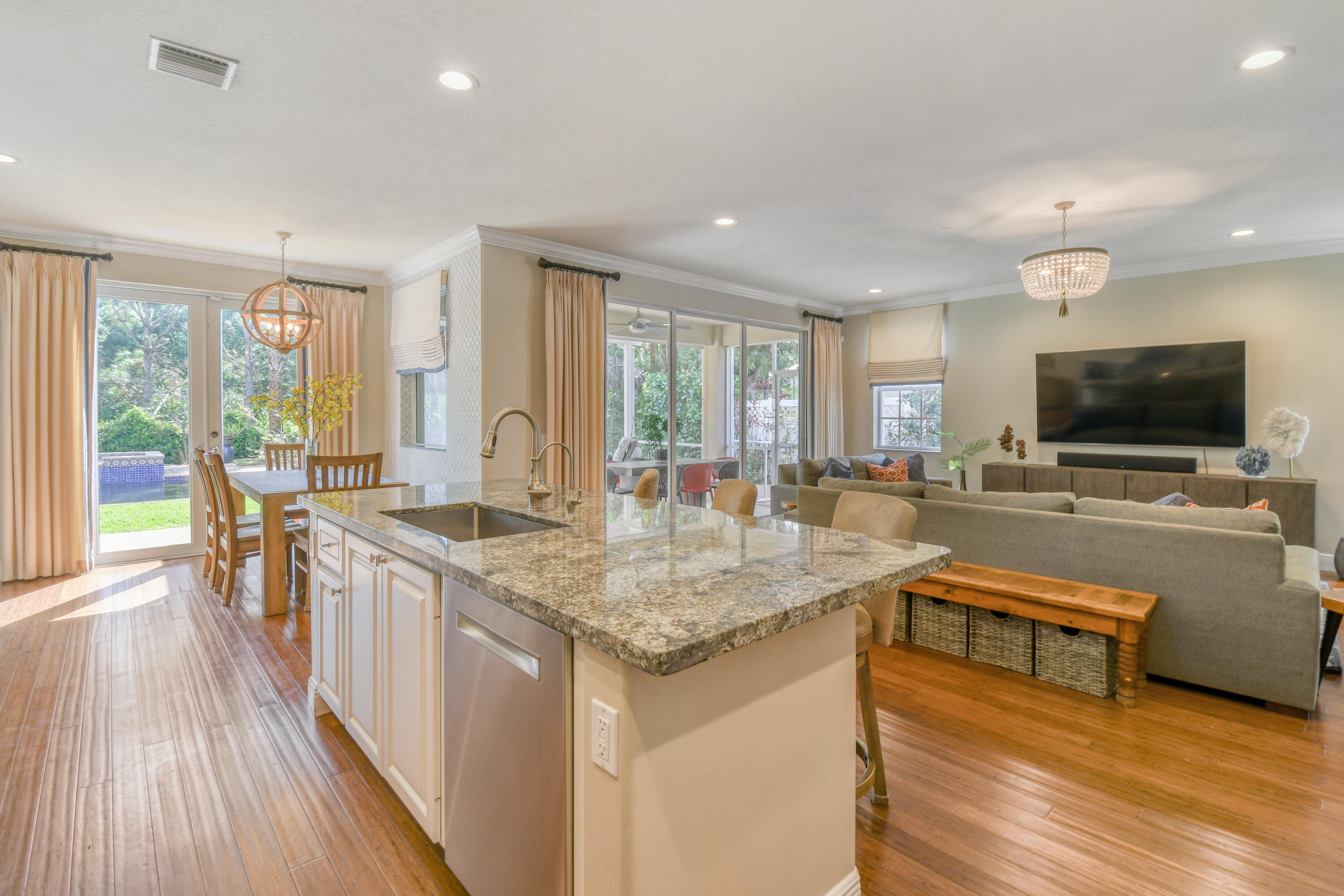 143 Florence Drive Jupiter, FL 33458 - Photo 12 of 74 DSC_5002