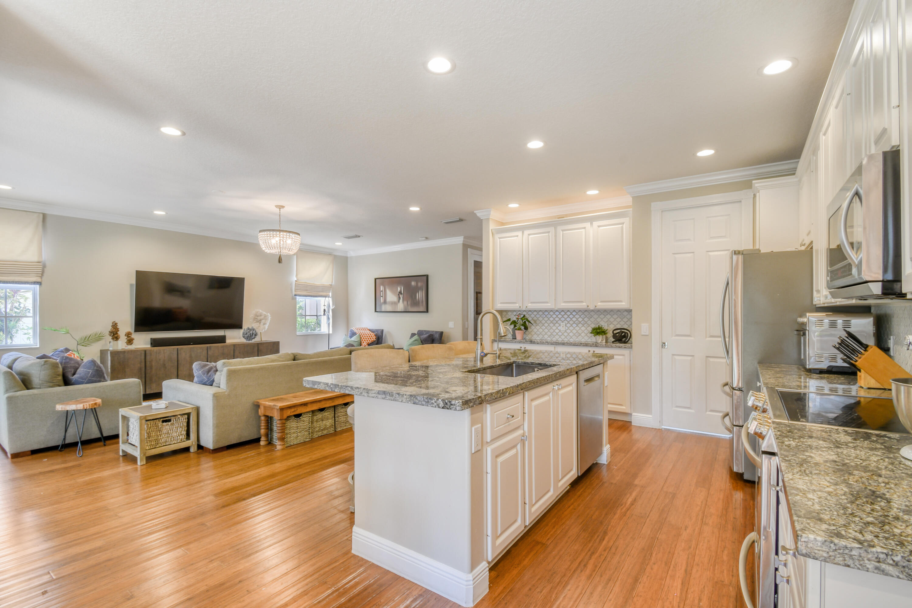 143 Florence Drive Jupiter, FL 33458 - Photo 9 of 74 DSC_5000