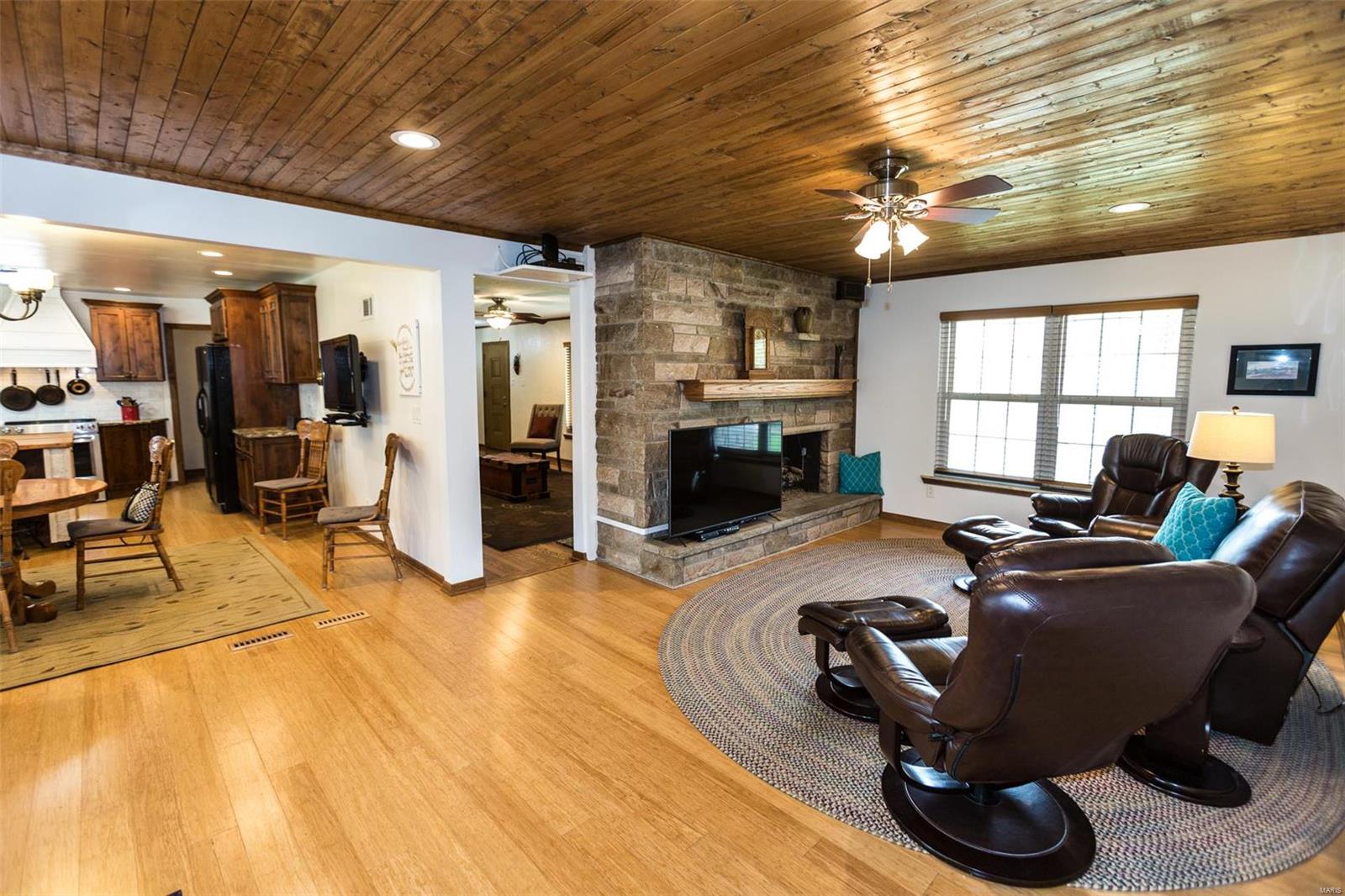 1340 Bansbach Road St. Louis, MO 63131 - Photo 3 of 34 Gallery Image 3