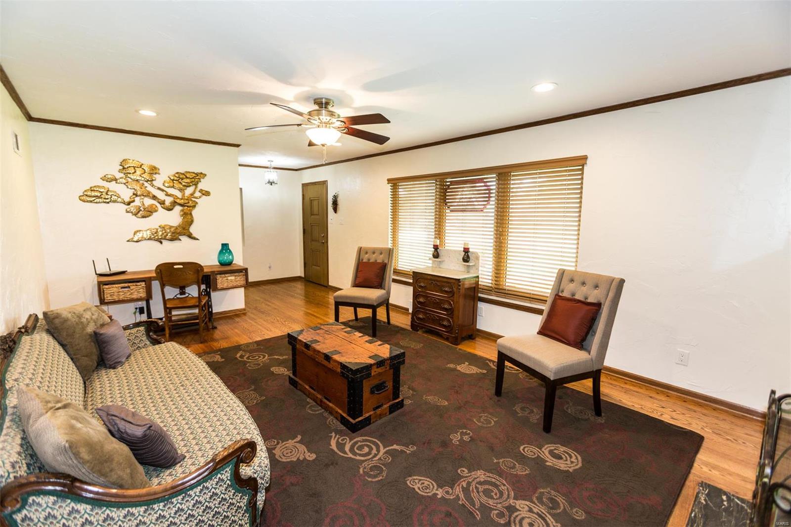 1340 Bansbach Road St. Louis, MO 63131 - Photo 4 of 34 Gallery Image 4