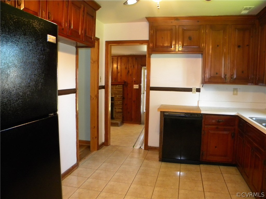 603 East Huntsman Road Sandston, VA 23150 - Photo 4 of 12 kitchen