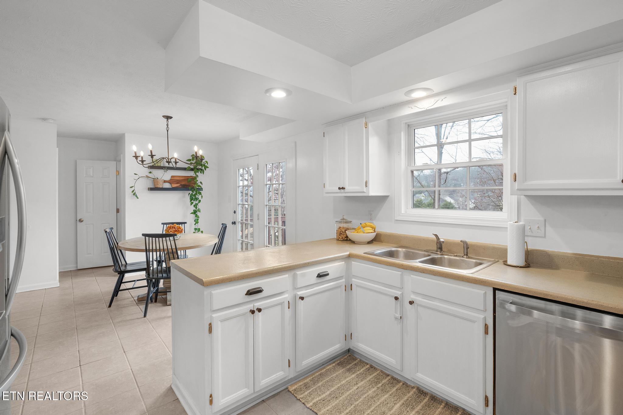 805 Tree Trunk Road Knoxville, TN 37934 - Photo 12 of 44 Kitchen