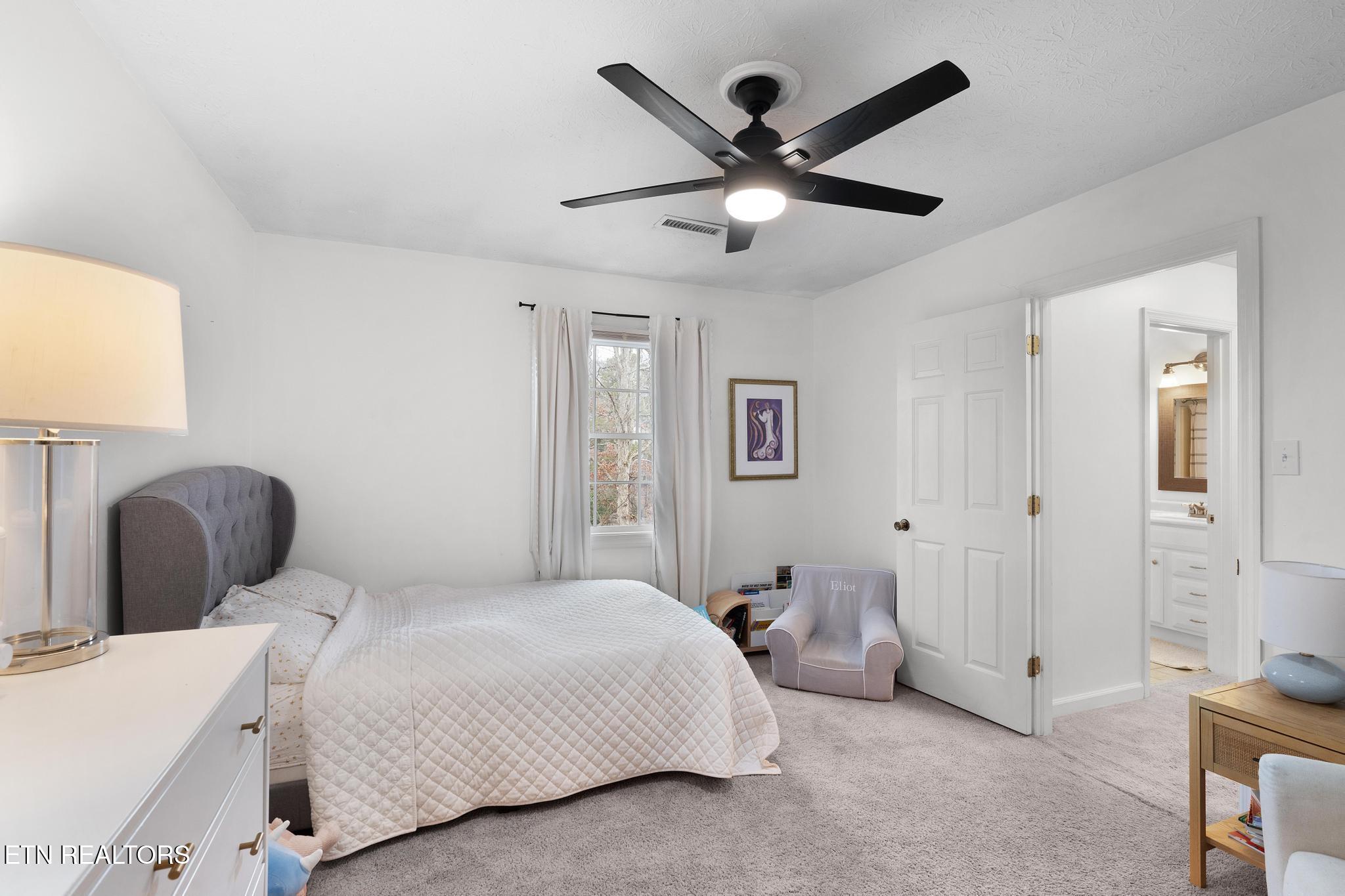 805 Tree Trunk Road Knoxville, TN 37934 - Photo 20 of 44 Bedroom 2 - Upstairs