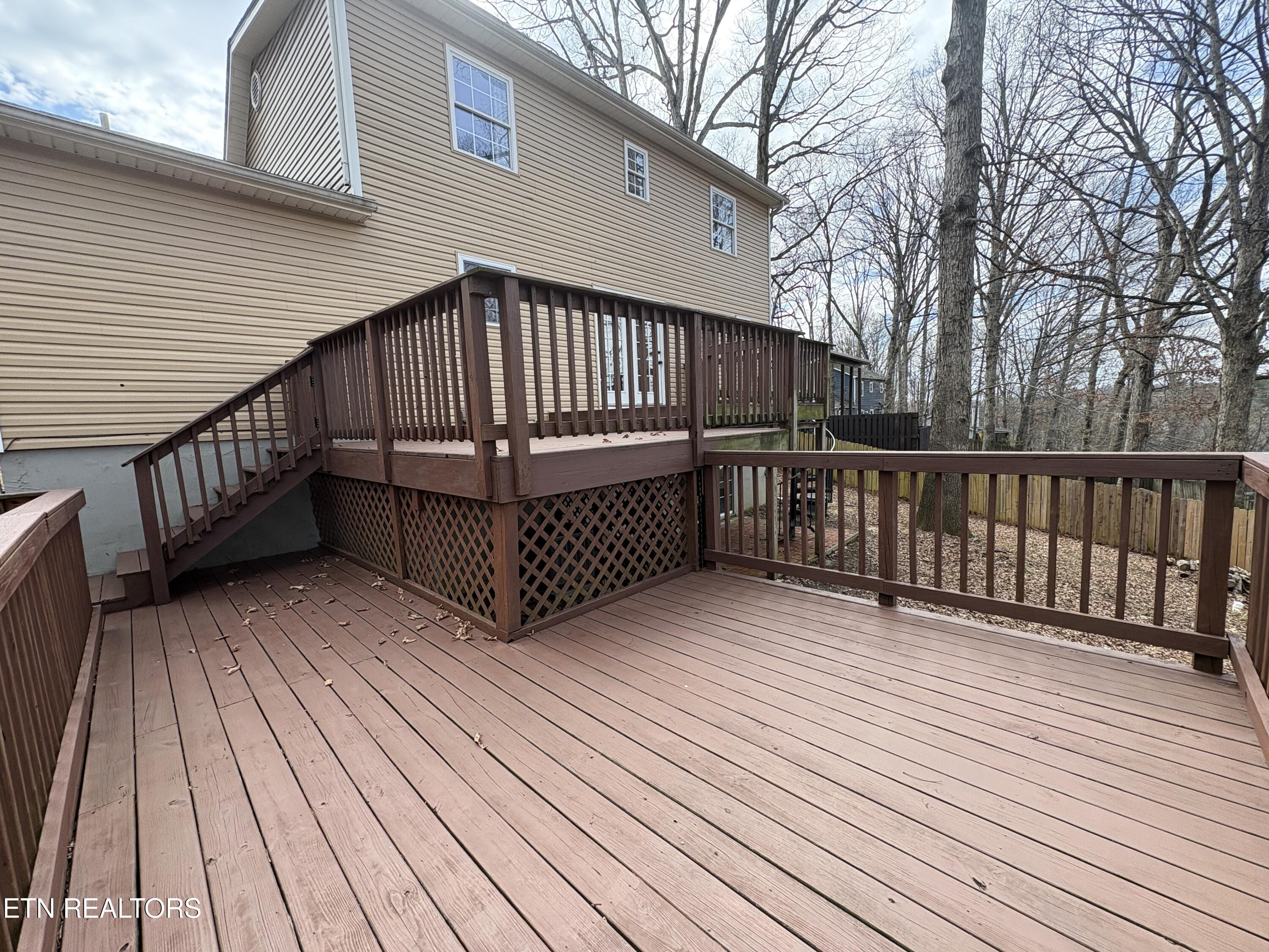 805 Tree Trunk Road Knoxville, TN 37934 - Photo 36 of 44 Back Deck