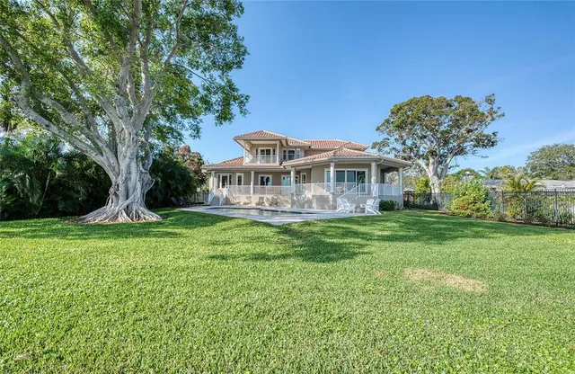 $3,250,000 | 5918 Bahama Shores Drive South, St. Petersburg, FL 33705