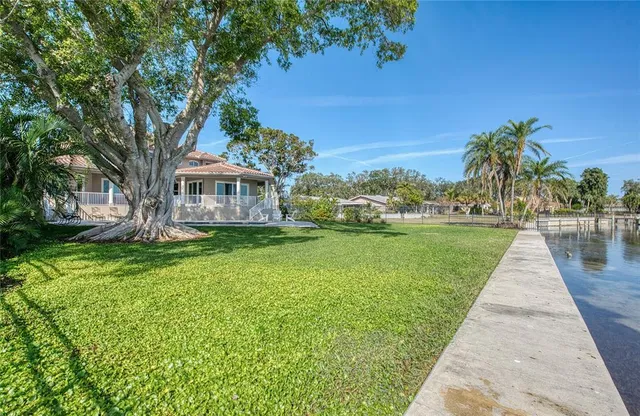 $3,250,000 | 5918 Bahama Shores Drive South, St. Petersburg, FL 33705