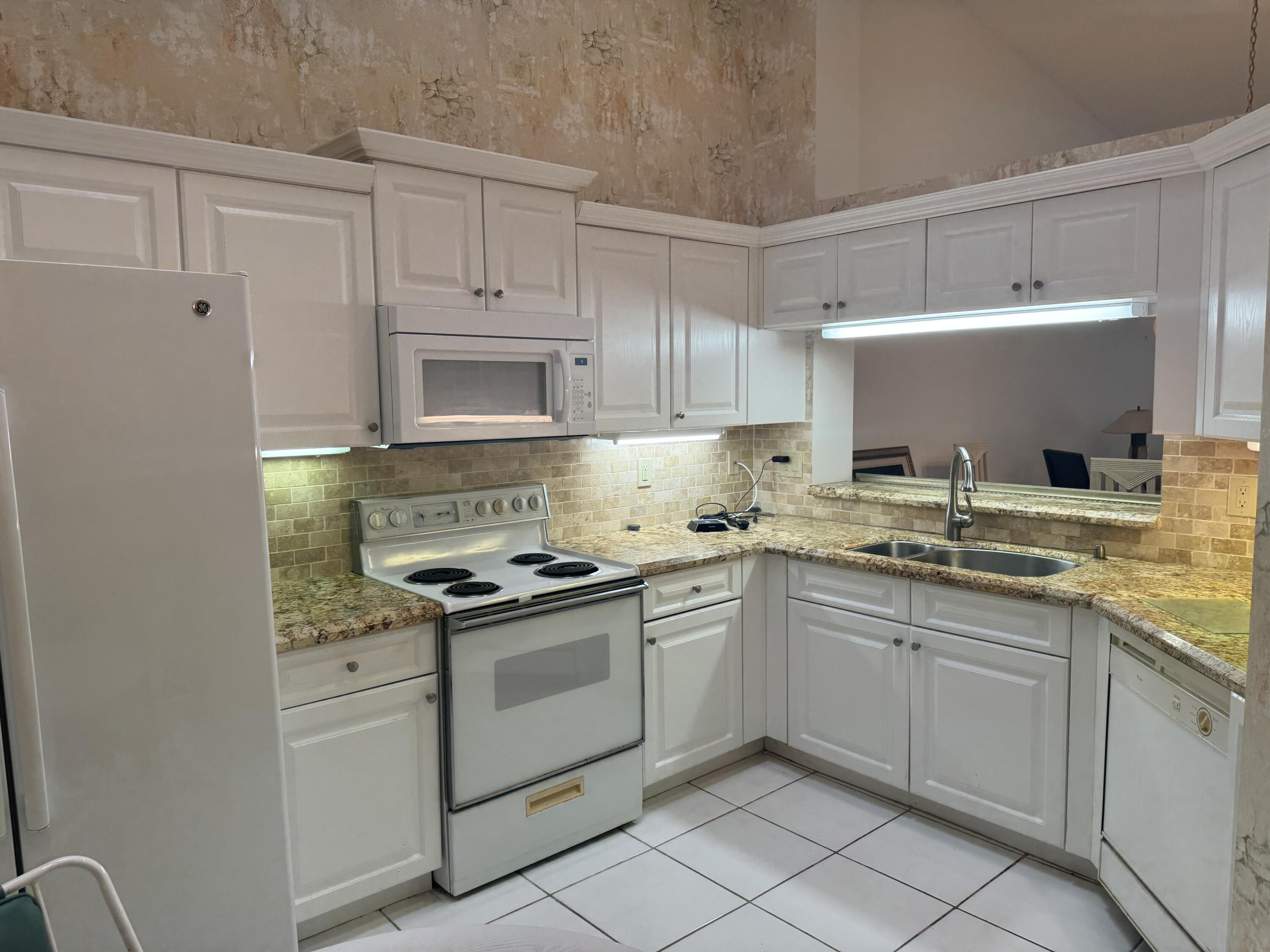 9818 Malvern Drive Fort Lauderdale, FL 33321 - Photo 9 of 26 IMG_5399