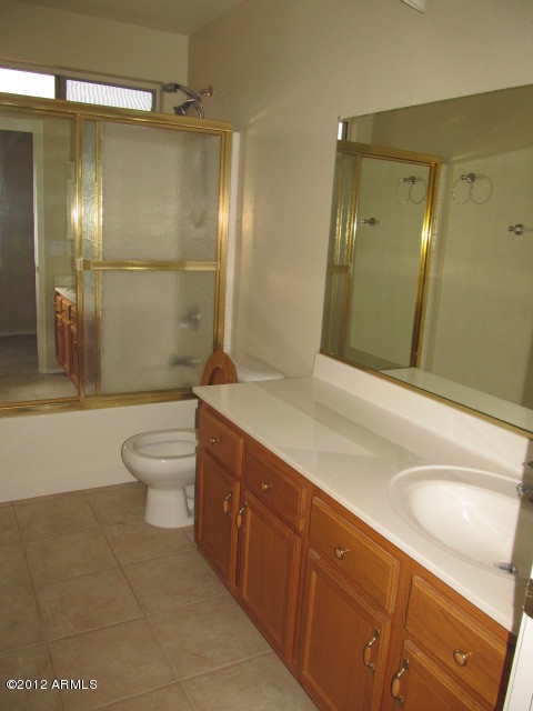 671 West Rattlesnake Place Casa Grande, AZ 85122 - Photo 14 of 22 hall bath