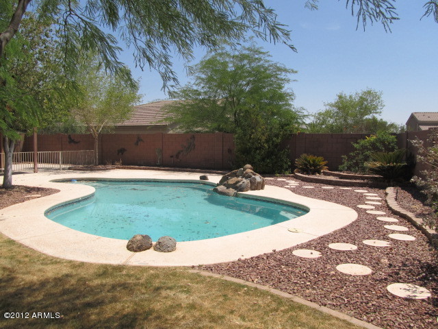 671 West Rattlesnake Place Casa Grande, AZ 85122 - Photo 19 of 22 pool