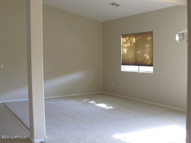 671 West Rattlesnake Place Casa Grande, AZ 85122 - Photo 2 of 22 living room