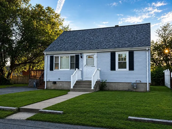 $439,900 | 63 Prairie Avenue, Swansea, MA 02777