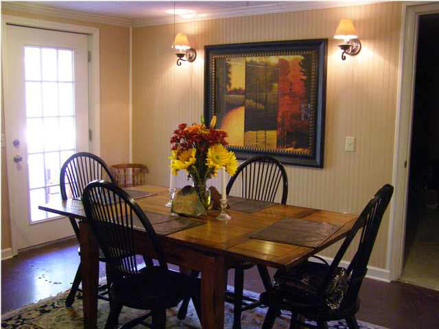 215 Lake Harbor Road Brandon, MS 39047 - Photo 6 of 22 Dining area