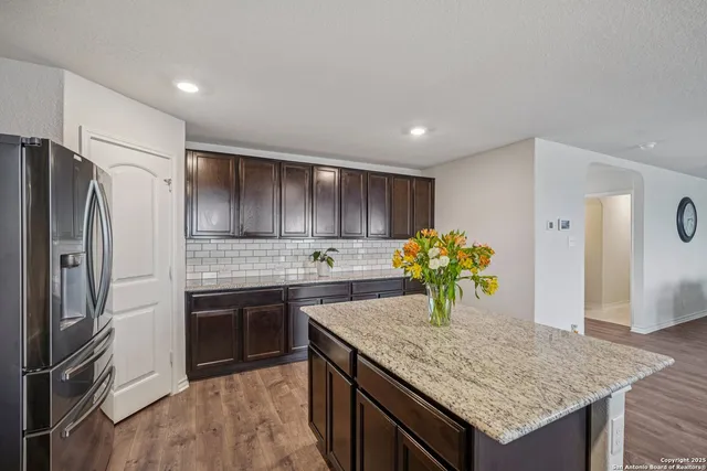 $300,000 | 915 Red Merganser, San Antonio, TX 78253