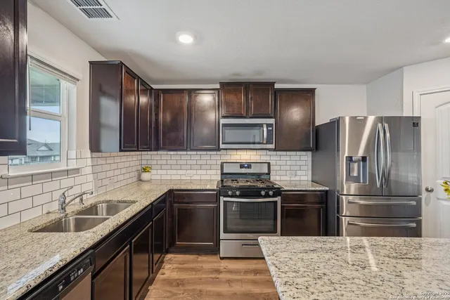 $300,000 | 915 Red Merganser, San Antonio, TX 78253