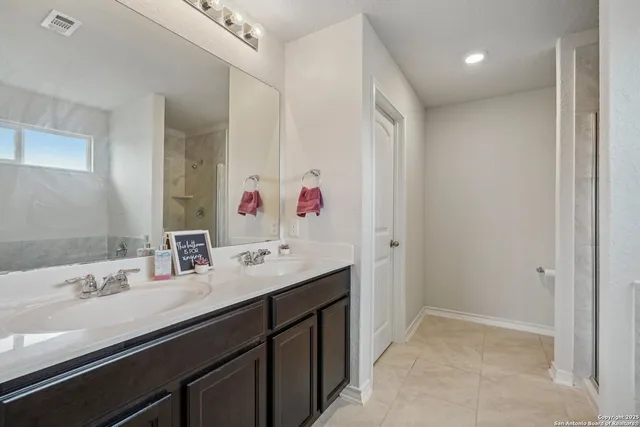 $300,000 | 915 Red Merganser, San Antonio, TX 78253