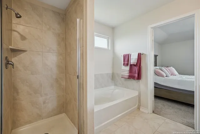 $300,000 | 915 Red Merganser, San Antonio, TX 78253