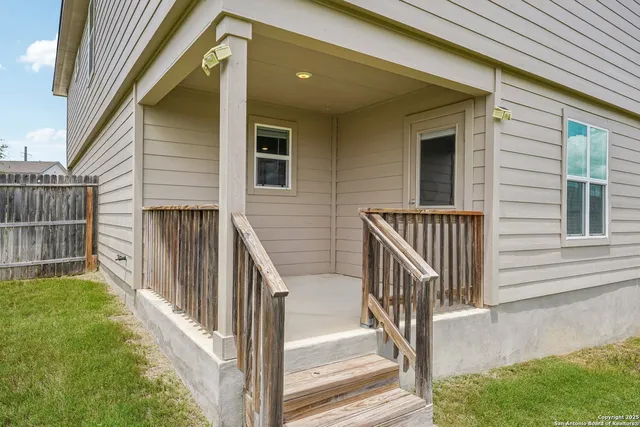 $300,000 | 915 Red Merganser, San Antonio, TX 78253