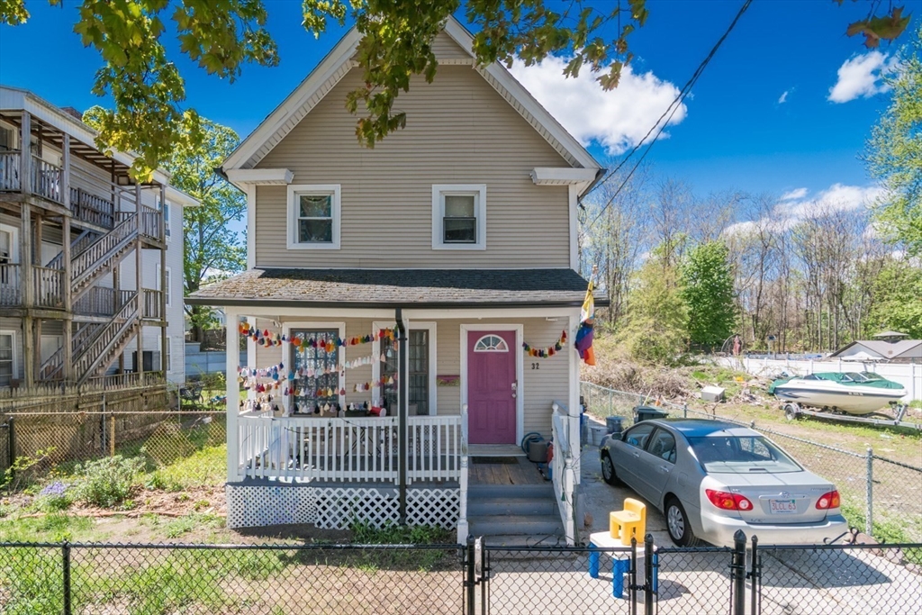 32 Randall Place Springfield, MA 01108 - Photo 2 of 34