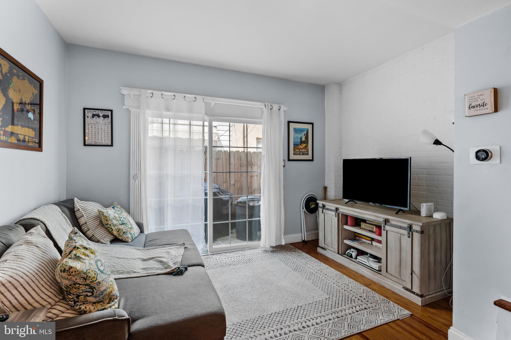 738 South Mildred Street Philadelphia, PA 19147 - Photo 5 of 22 Living Room