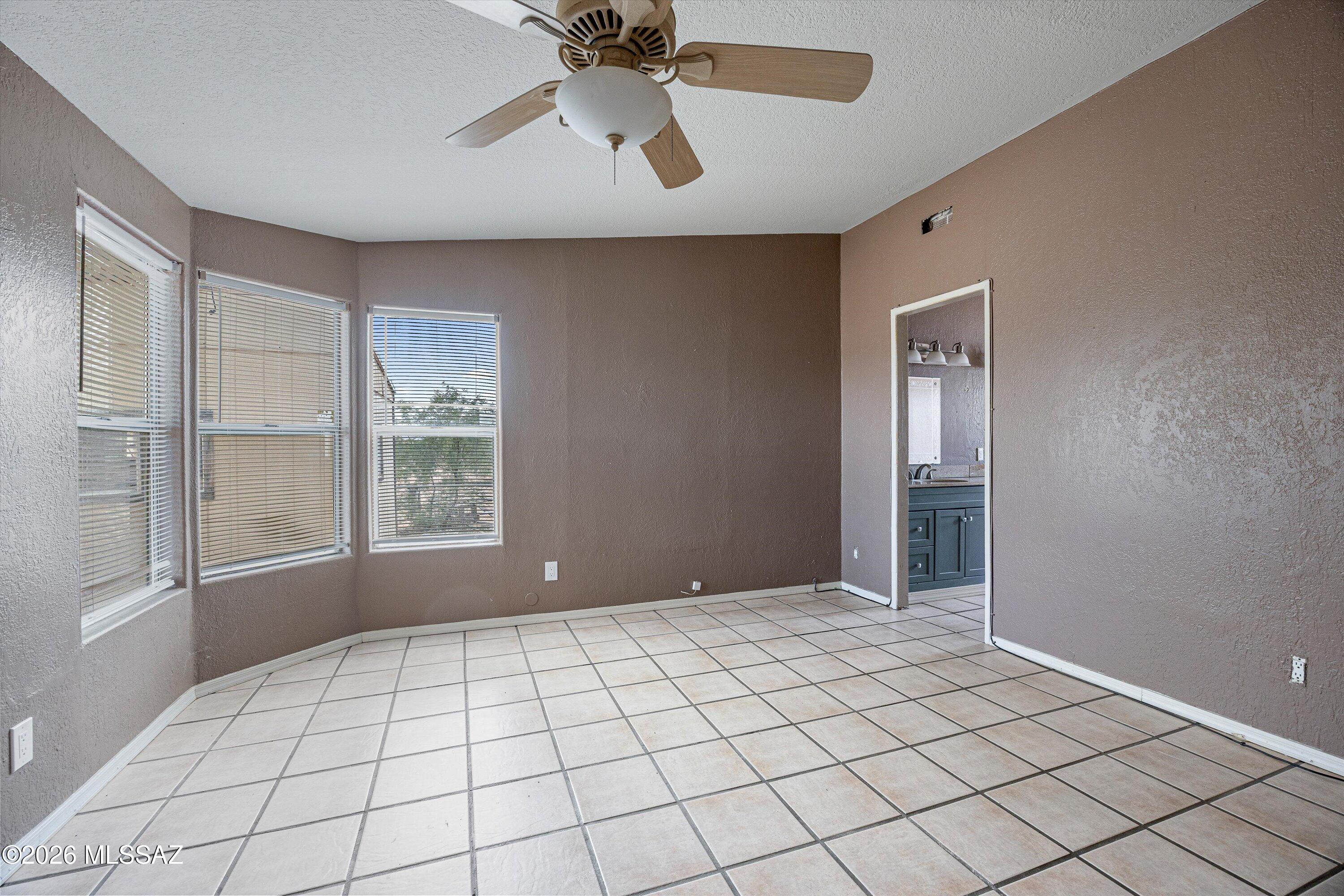 17111 South Country Club Road, Unit 48 Sahuarita, AZ 85629 - Photo 19 of 37 Primary Bedroom