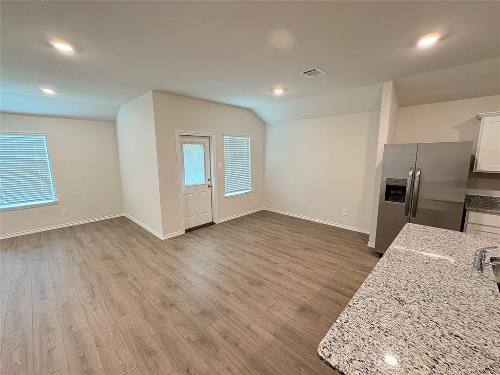 811 Orchid Way Pilot Point, TX 76258 - Photo 8 of 25