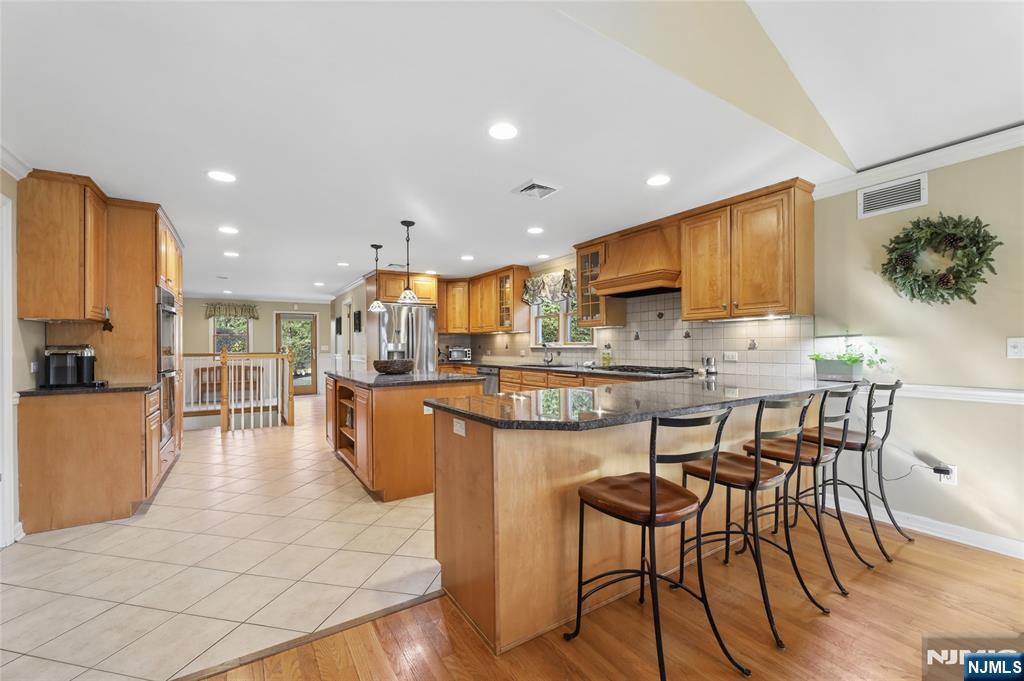 38 Madison Avenue Demarest, NJ 07627 - Photo 3 of 42