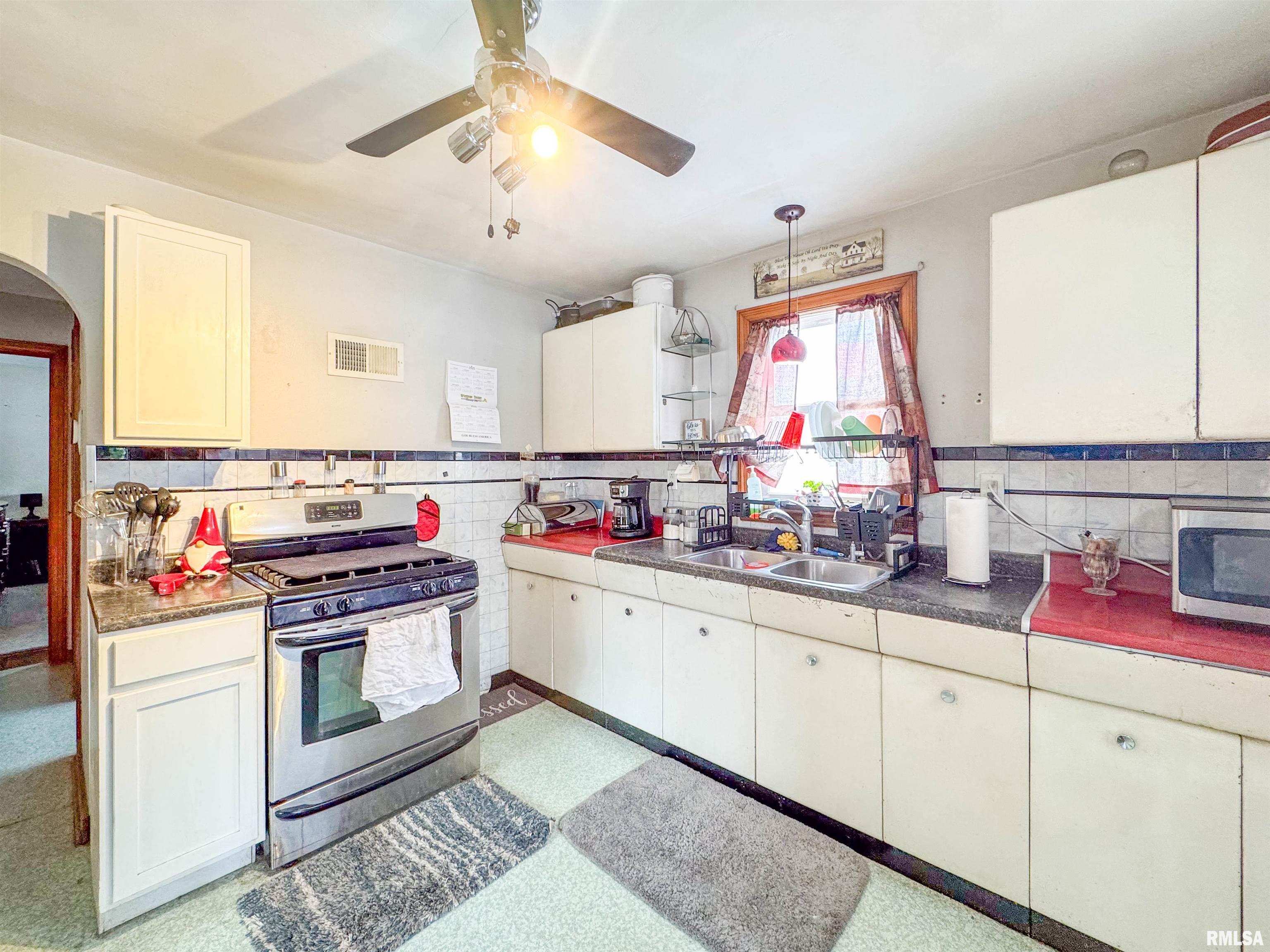 2851 Allentown Road Pekin, IL 61554 - Photo 8 of 27 Gallery Image 8