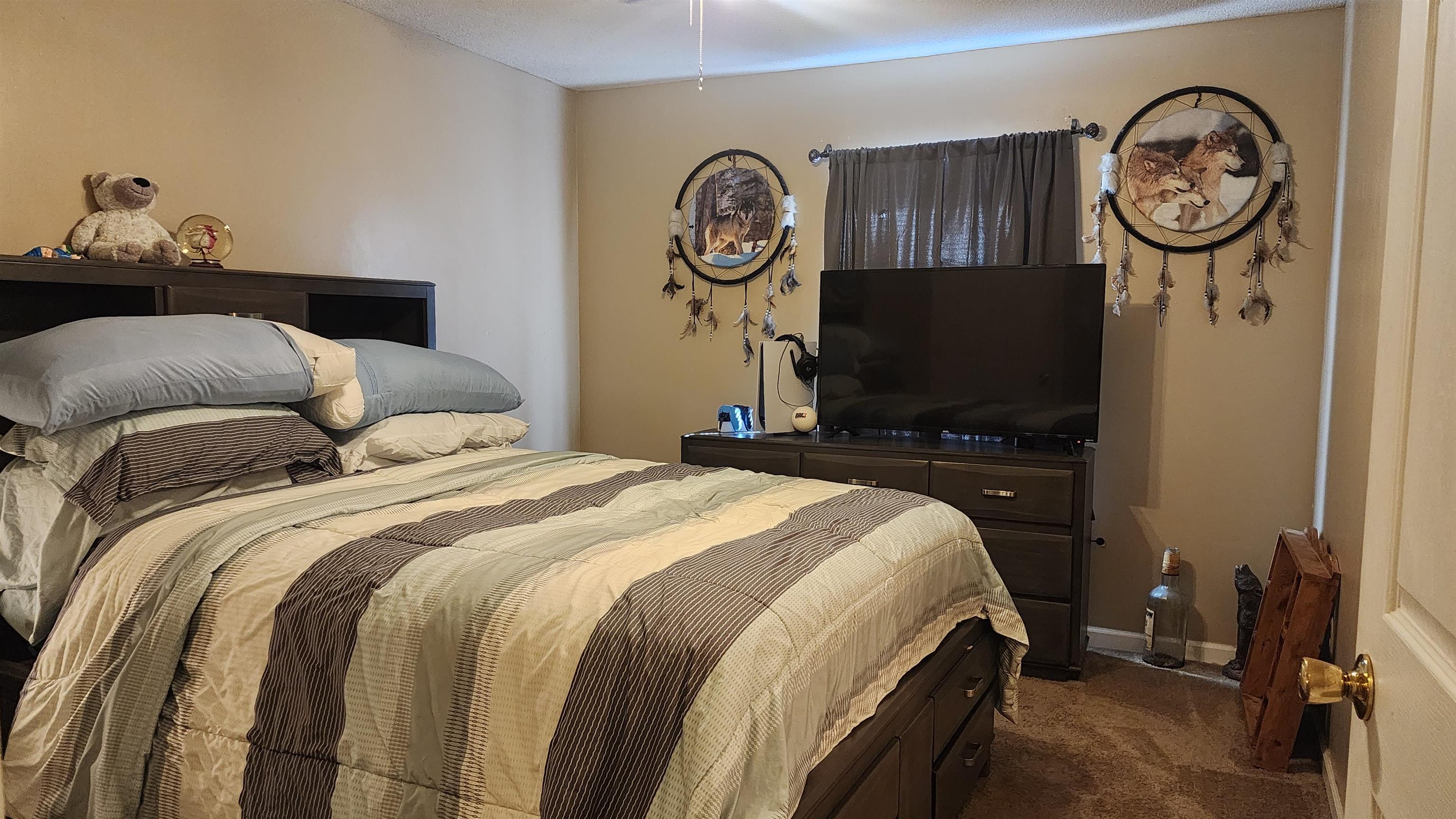 2638 Hawkins Mill Road Memphis, TN 38127 - Photo 4 of 13 Primary bedroom with private bath and walk-in closet.