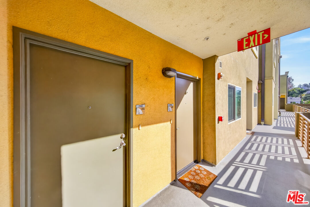 2980 Ripple Place, Unit 206 Los Angeles, CA 90039 - Photo 32 of 46