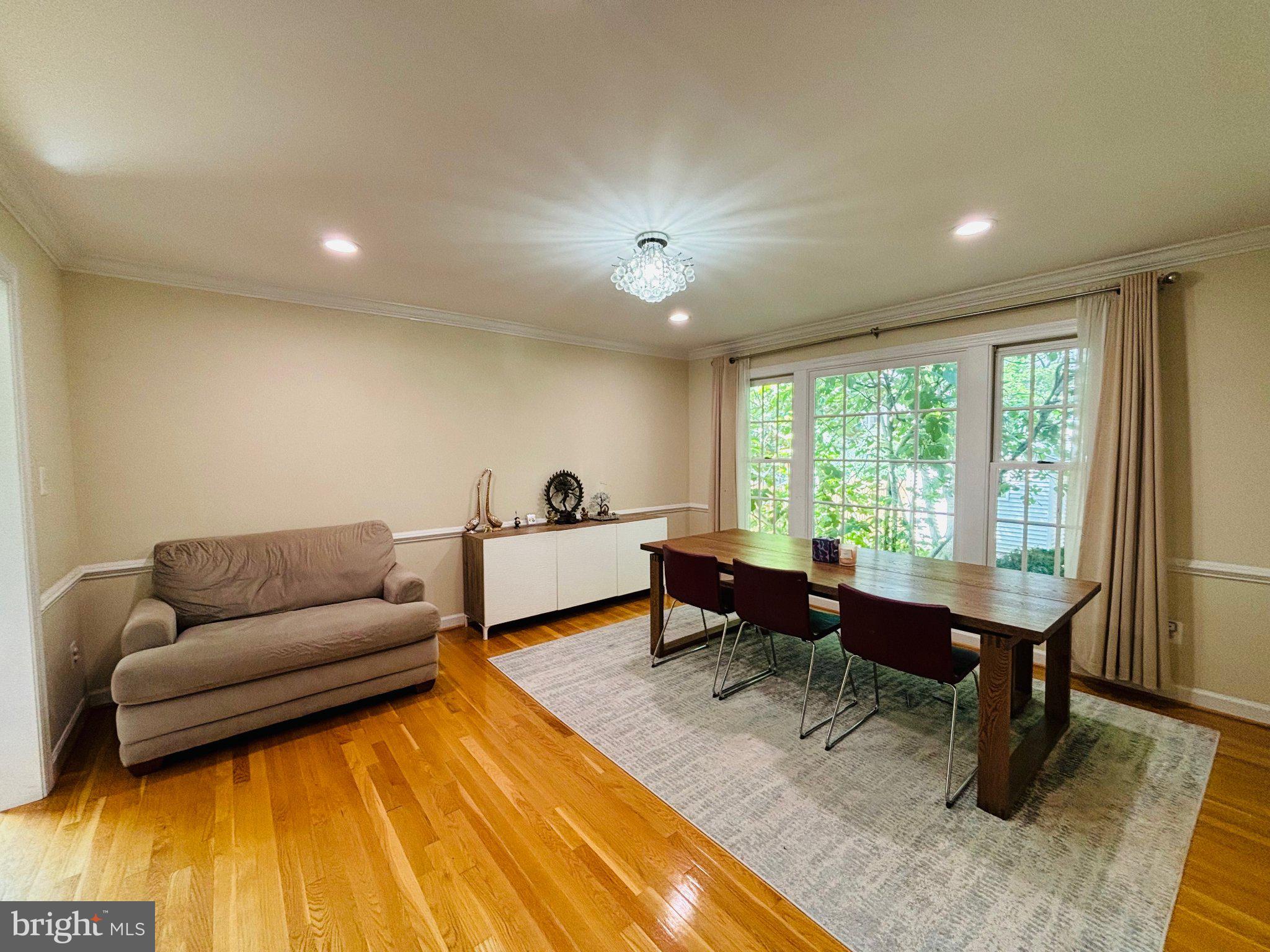 2062 Madrillon Road Vienna, VA 22182 - Photo 6 of 49 Gallery Image 6