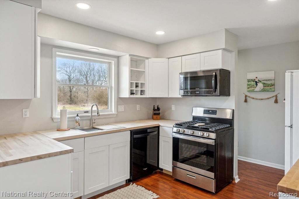4224 East Allen Road Howell, MI 48855 - Photo 8 of 31