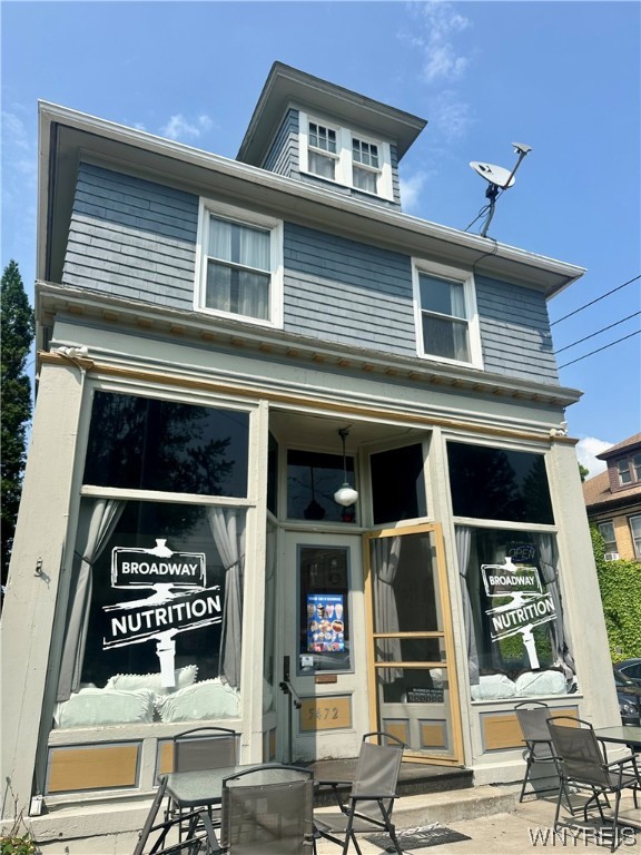 5472 Broadway, Lancaster, NY 14086 Compass