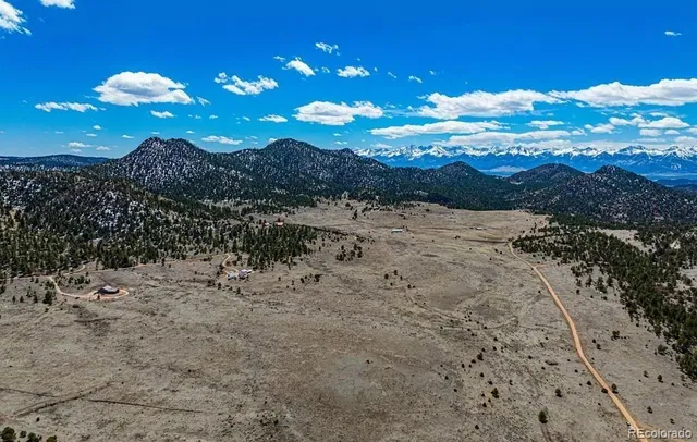 a view of a sky view