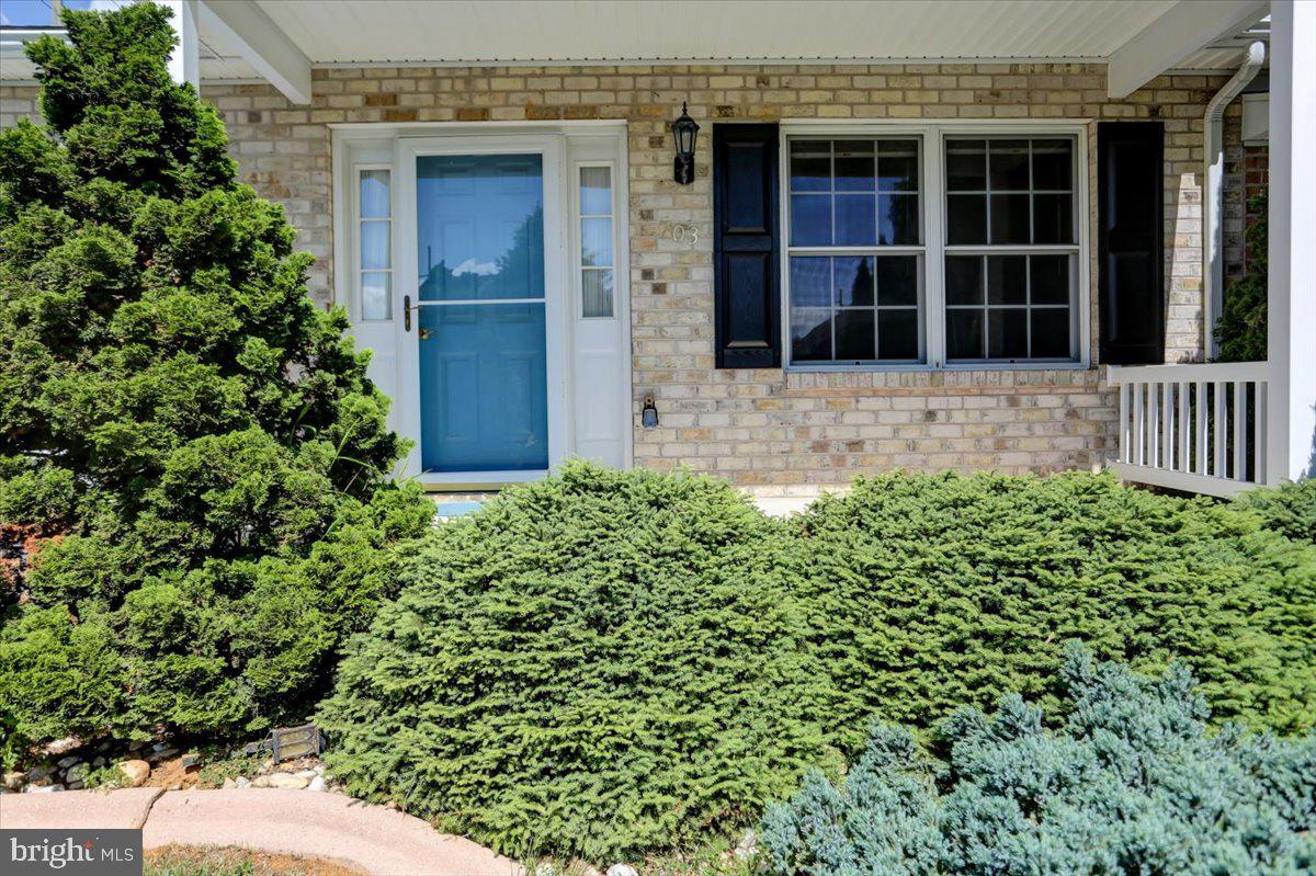 703 Fir Spring Drive Waynesboro, PA 17268 - Photo 10 of 38