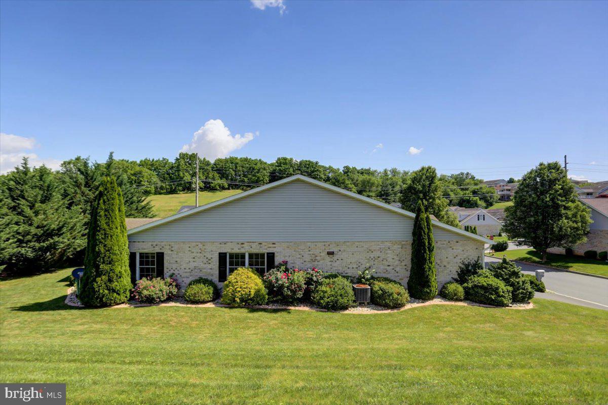 703 Fir Spring Drive Waynesboro, PA 17268 - Photo 35 of 38 view of side