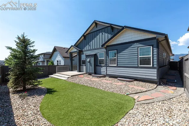 a house view with a outdoor space