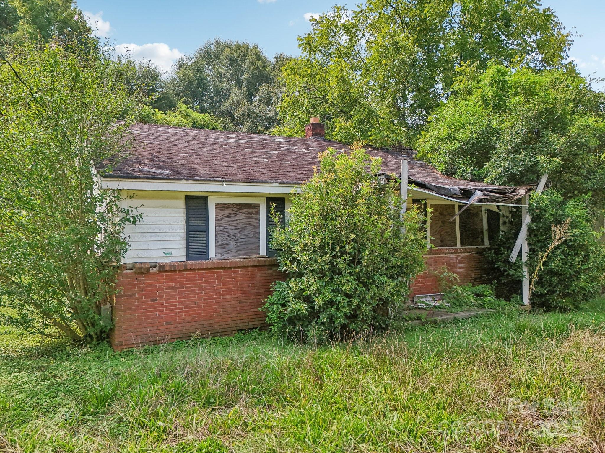 509 Queens Road Gastonia, NC 28052 - Photo 3 of 10 Gallery Image 3
