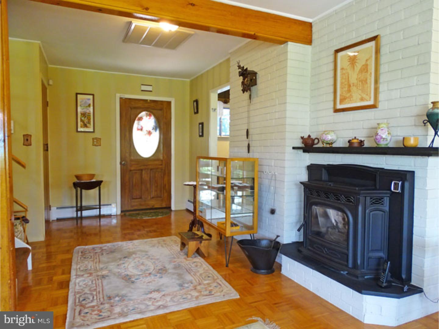 73 Red Ridge Road Levittown, PA 19056 - Photo 3 of 25 Foyer